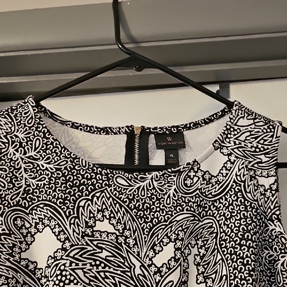 Worthington Monochrome Paisley Blouse